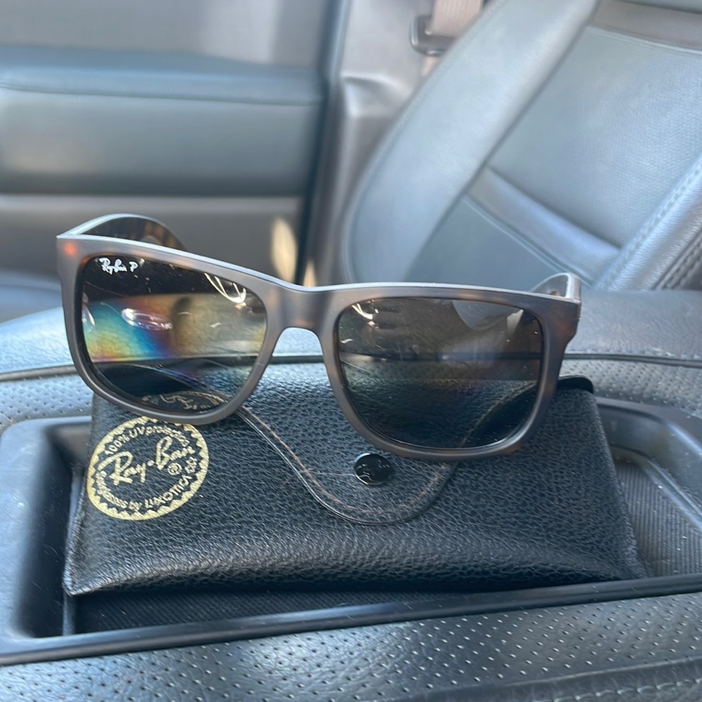 Ray Ban Justin, polarized, tortoise, never worn, case & cleaning cloth included